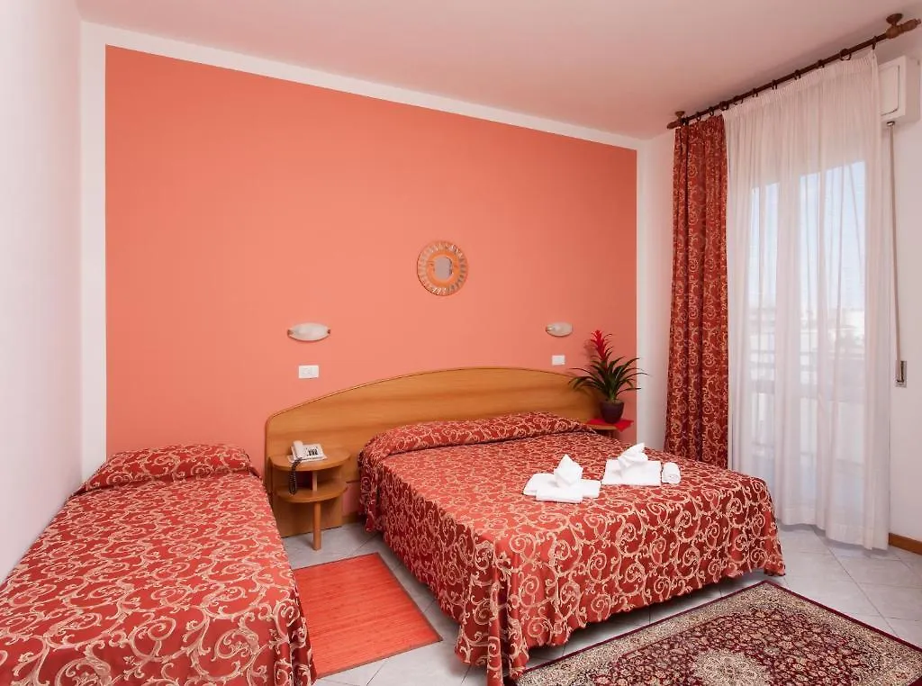 ***  Hotel Bahama Rimini Olaszország